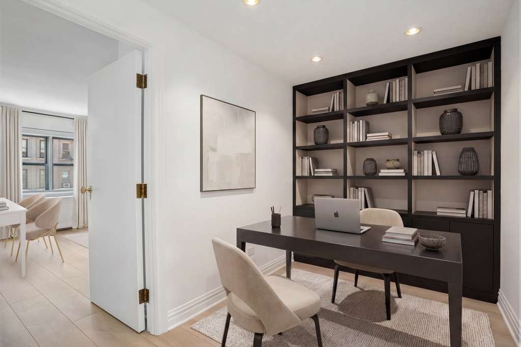 Home office with built-ins