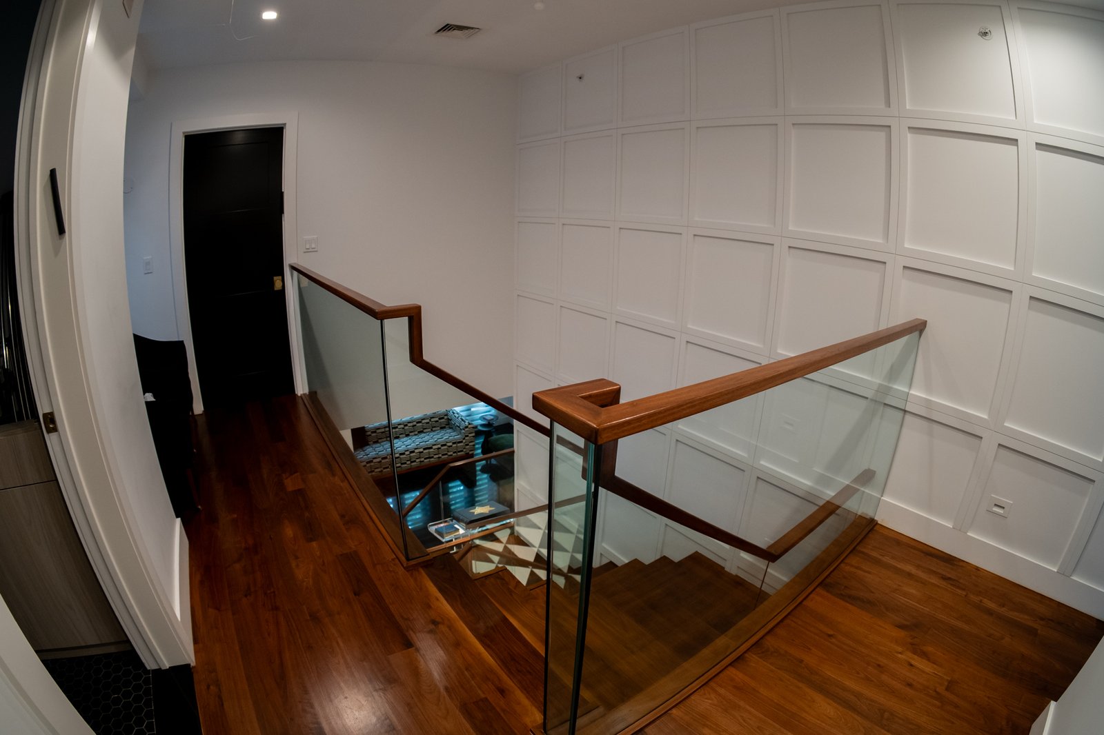 Floating staircase